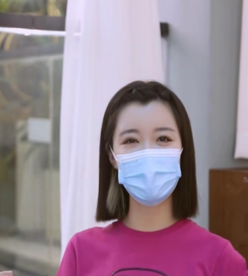 网红“郑女士”火了以后,转型做短视频,摘下口罩的她怎么样「网评为什么粉丝少」 搜狗SEO 网红“郑女士”火了以后,转型做短视频,摘下口罩的她怎么样「网评为什么粉丝少」 网红“郑女士”火了以后,转型做短视频,摘下口罩的她怎么样「网评为什么粉丝少」 搜狗SEO