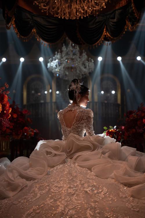 婚纱设计赛,演绎时尚与爱情的华美交响曲 必应SEO 婚纱设计赛,演绎时尚与爱情的华美交响曲 婚纱设计赛,演绎时尚与爱情的华美交响曲 必应SEO